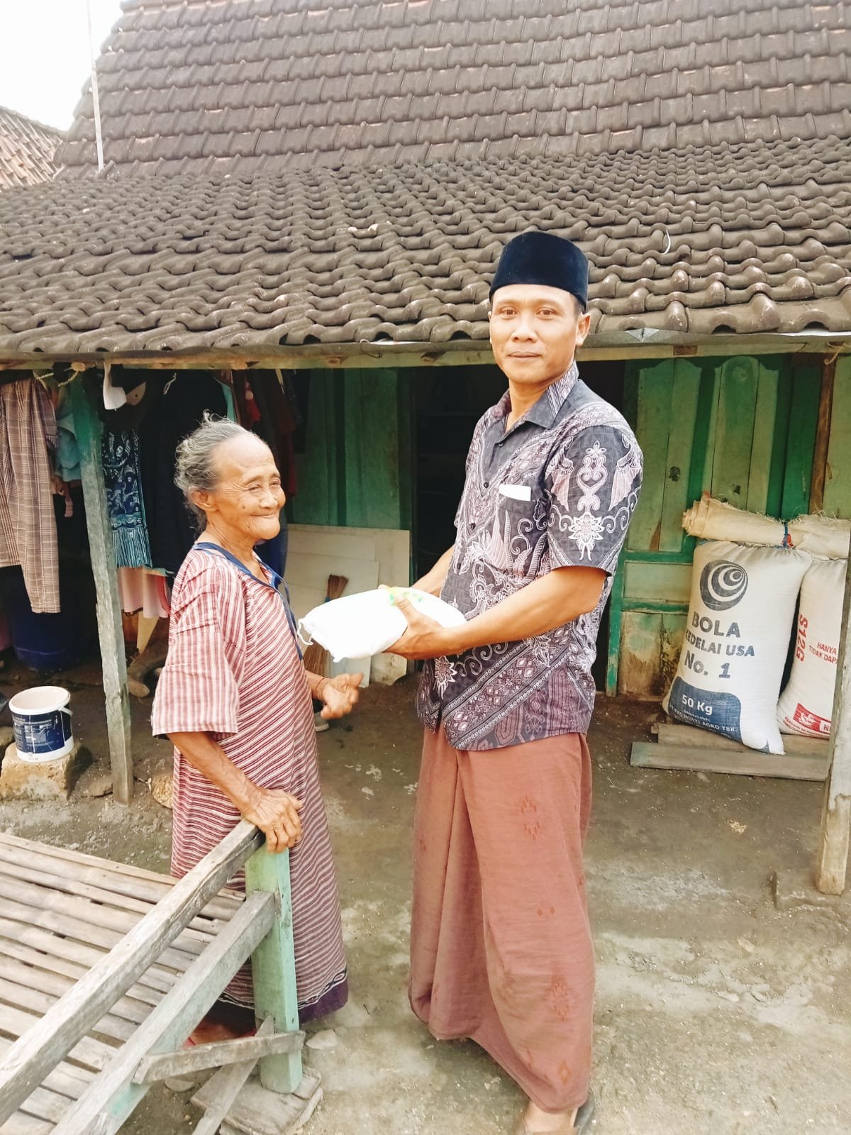 Foto dari album PENYALURAN ZAKAT FITRAH DI RANTING NU DESA MLIWANG