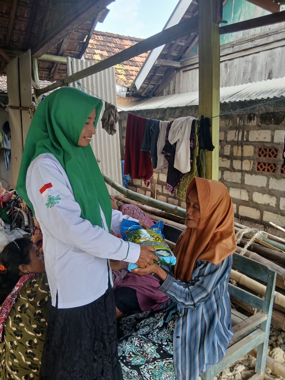 Foto dari album PENYALURAN ZAKAT FITRAH DI RANTING NU DESA MLIWANG