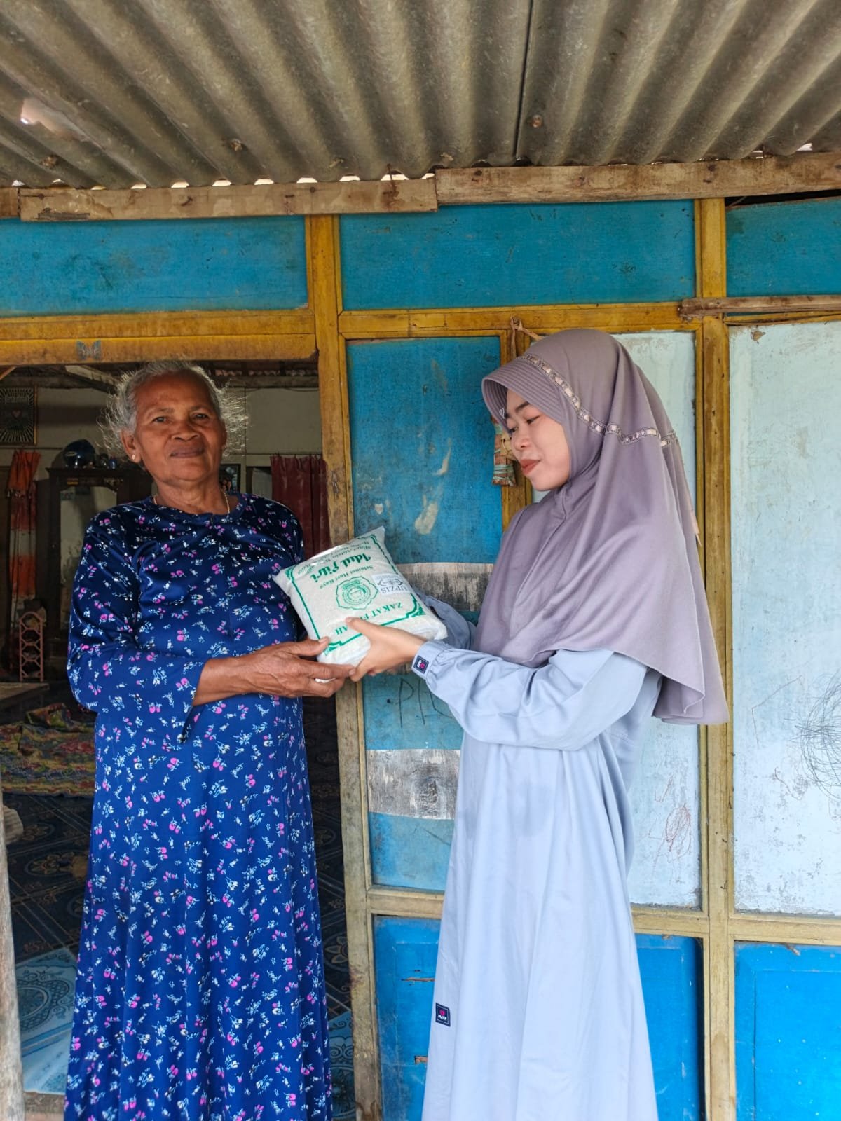 Foto dari album PENYALURAN ZAKAT FITRAH DI RANTING NU DESA MLIWANG