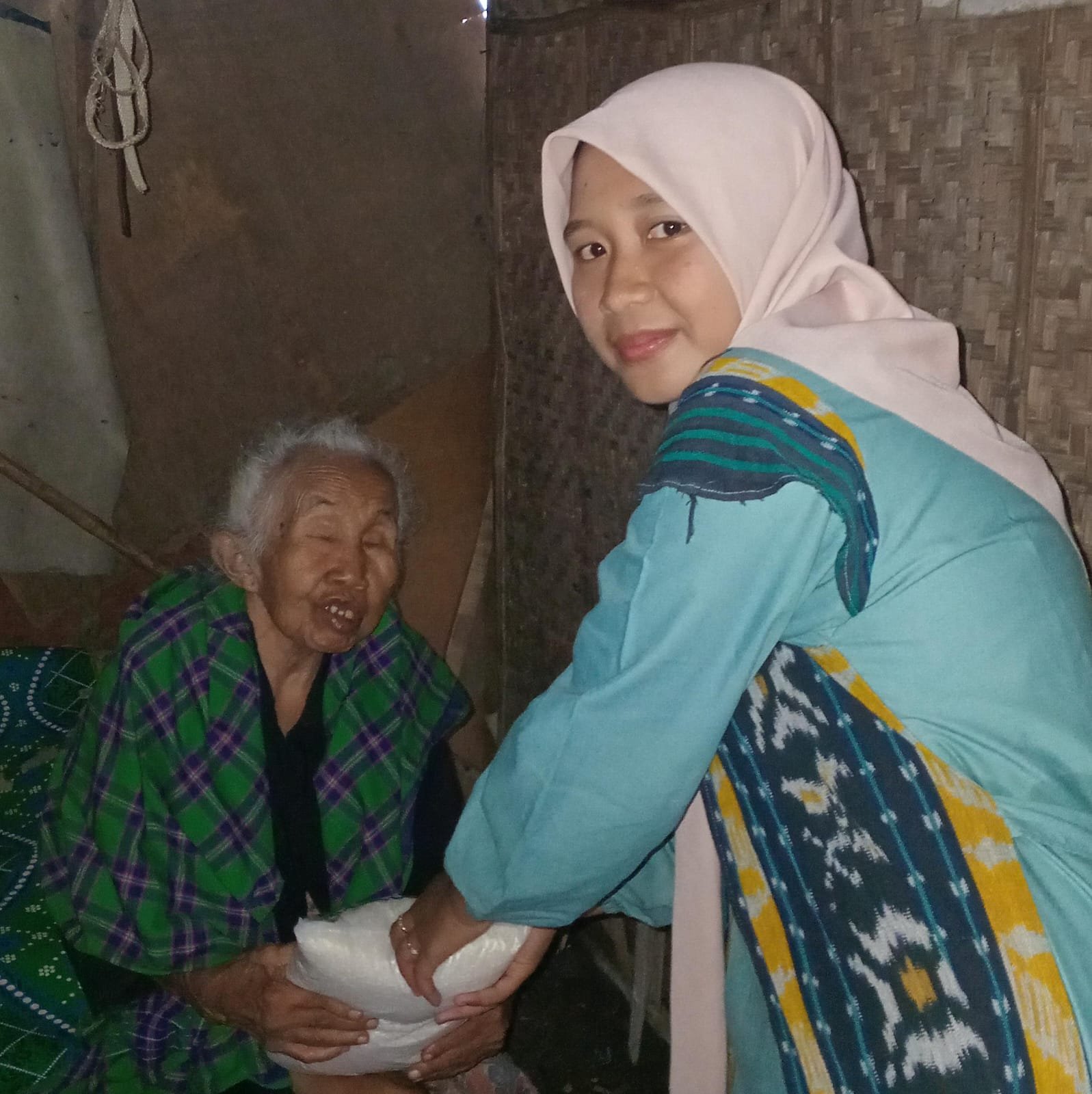Foto dari album PENYALURAN ZAKAT FITRAH DI RANTING NU DESA MLIWANG